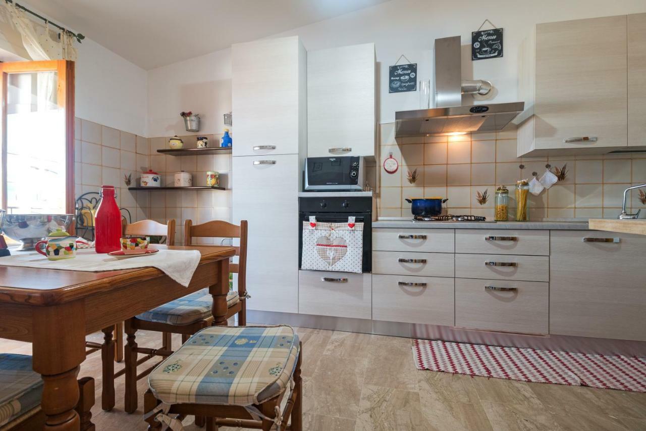 White Rose Suite Apartment Кала-Гононе Екстер'єр фото